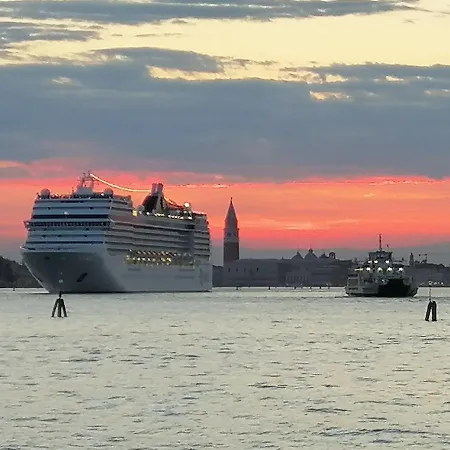 Via Cipro 16 Appartamento Venezia Lido